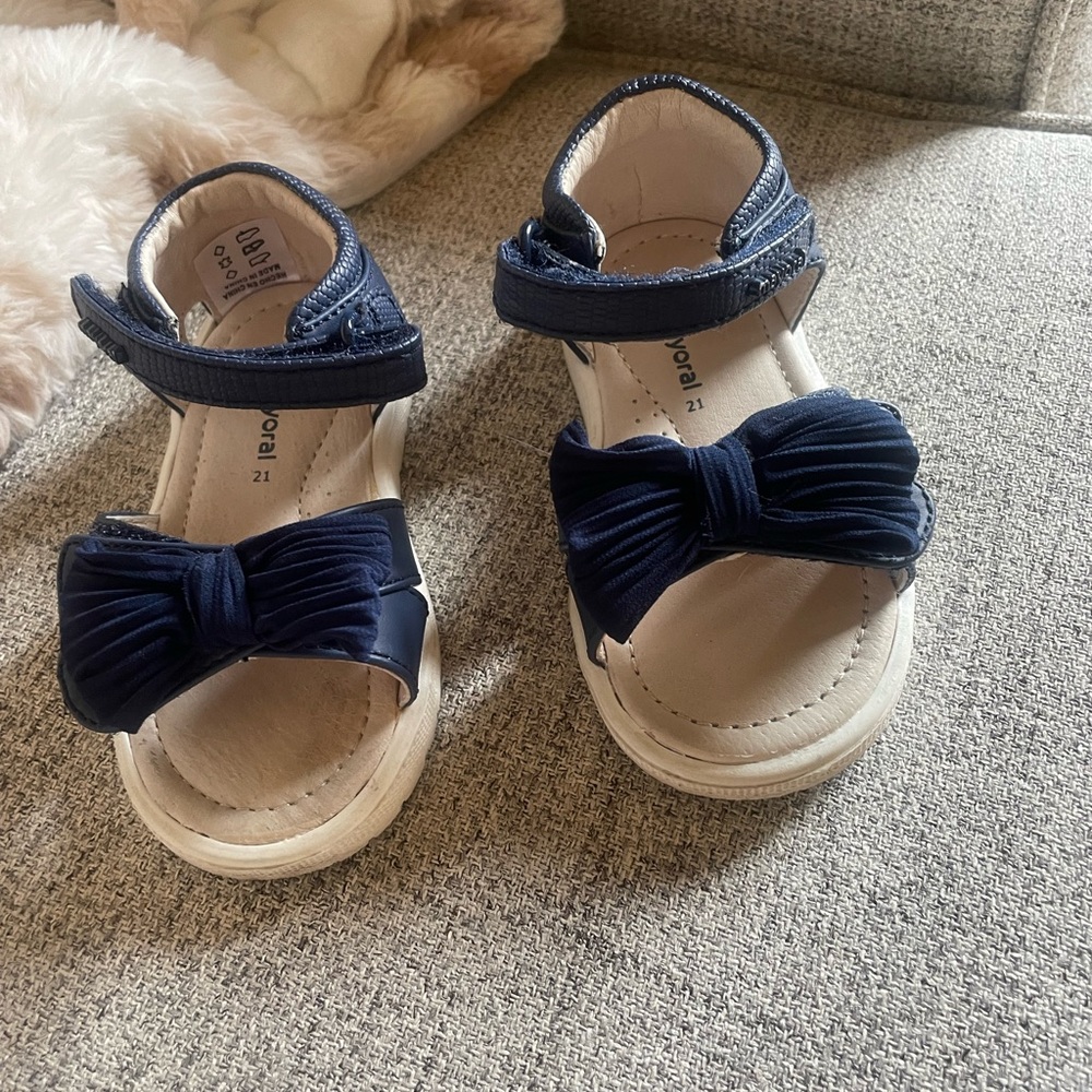 Baby gap sandals